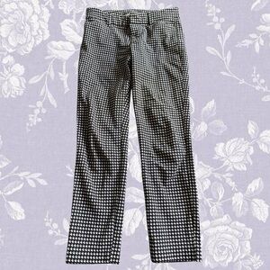 Women’s Old Navy Black & White Houndstooth Mid-Rise Pixie Pants